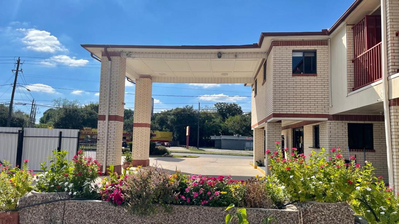 Executive Inn And Suites Houston Exterior photo