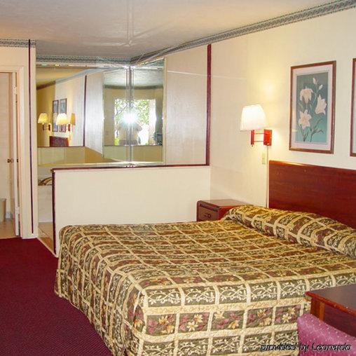 Executive Inn And Suites Houston Room photo